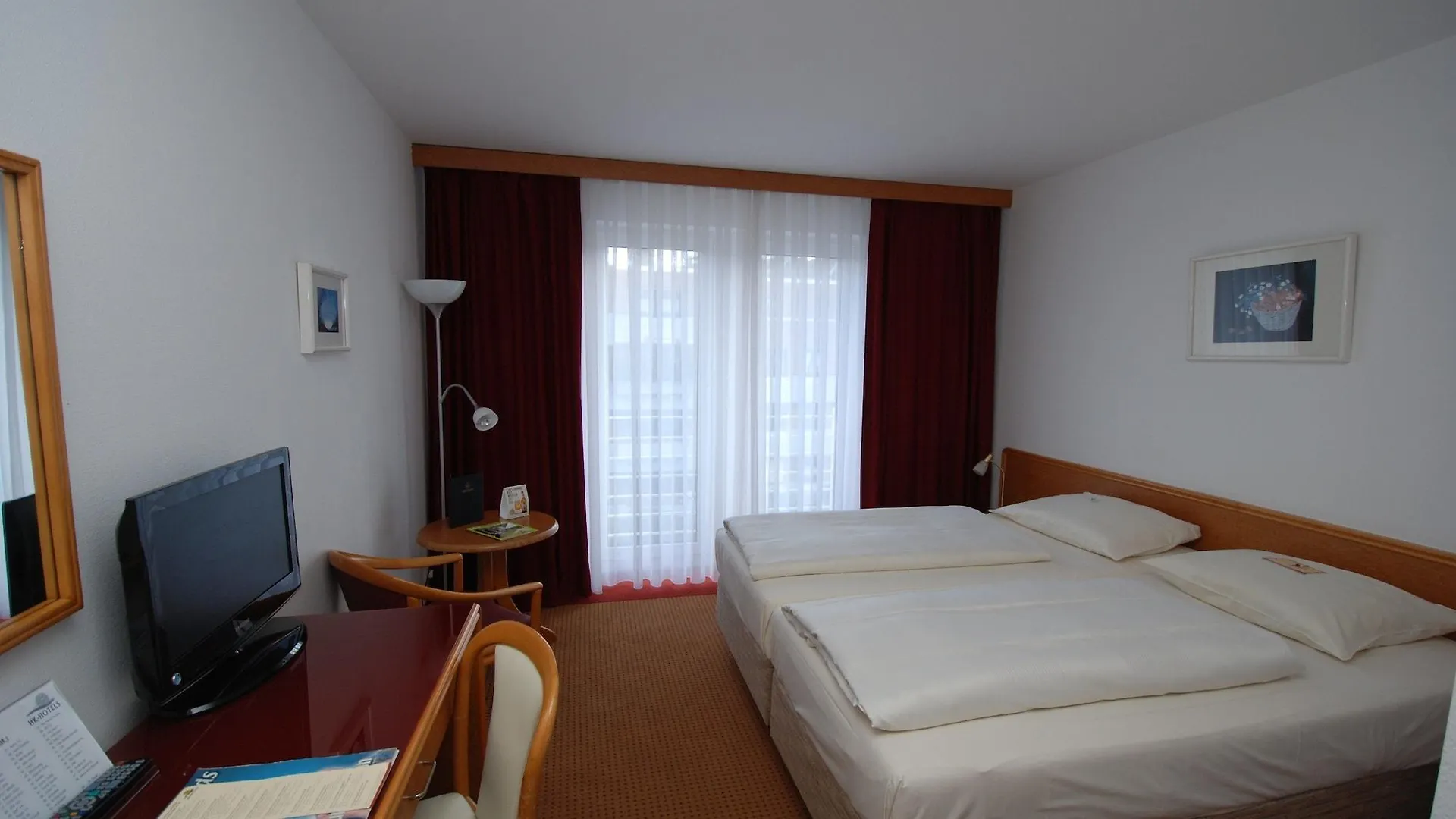 Hk Hotel Duesseldorf City 4*, Dusseldorf