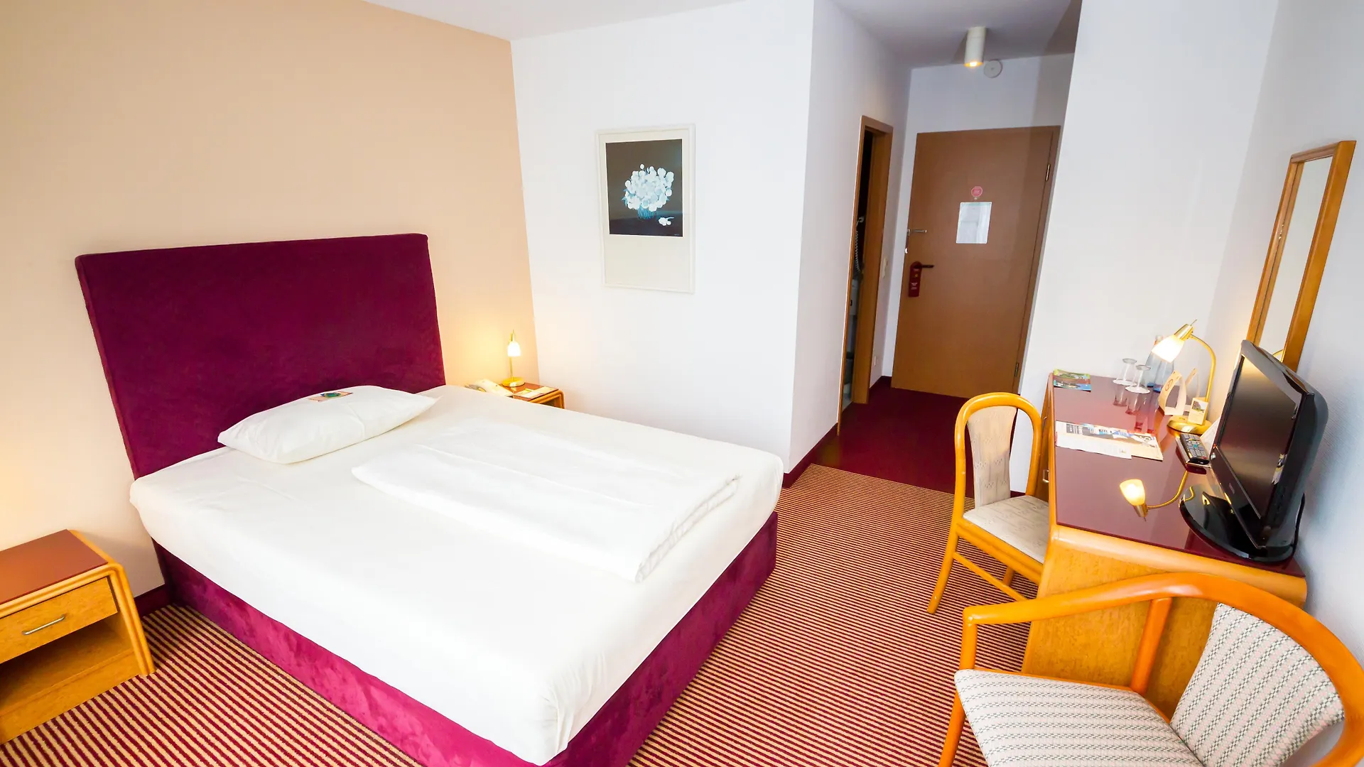 Hk Hotel Duesseldorf City 4*, Dusseldorf