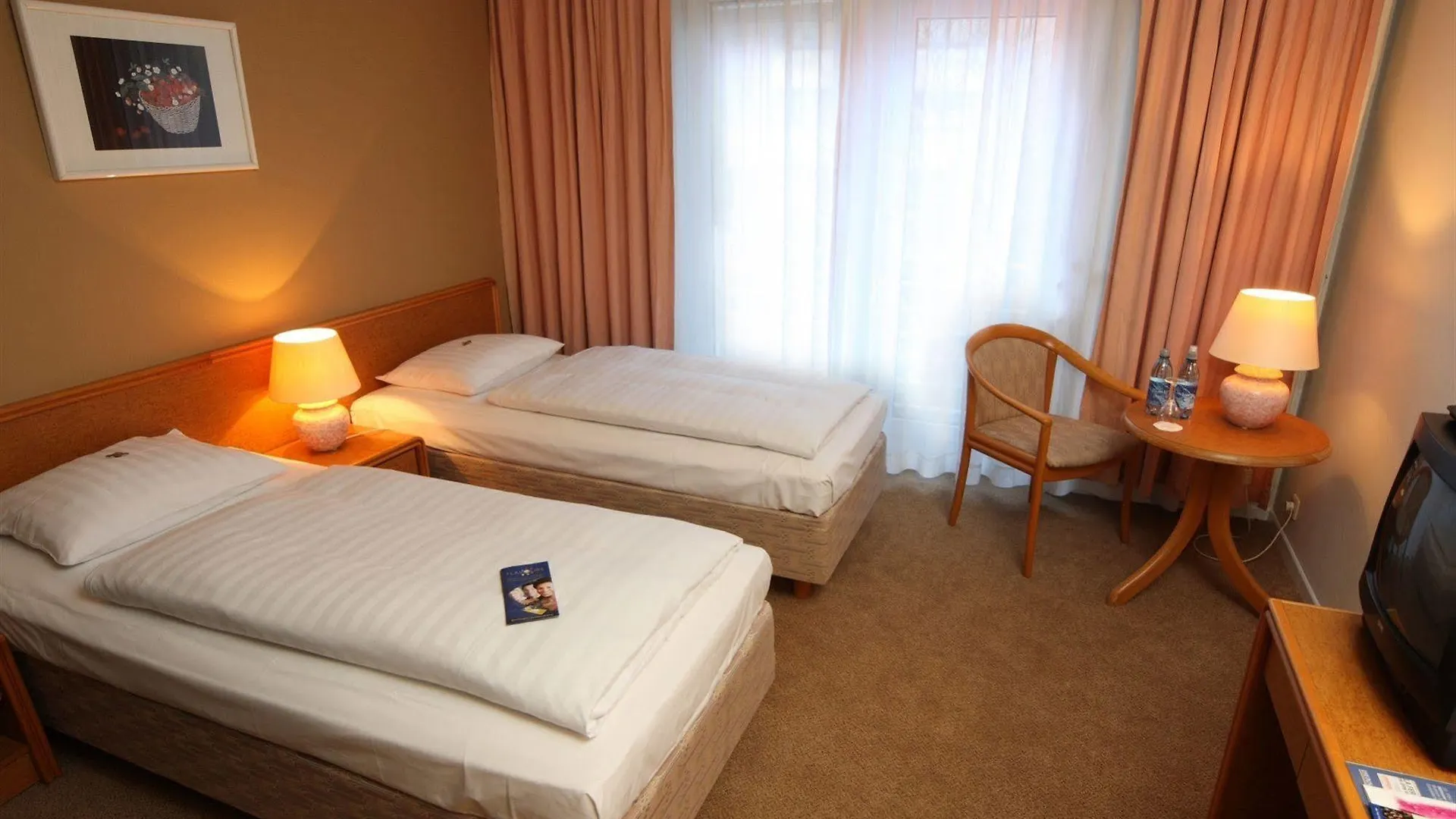 Hk Hotel Duesseldorf City 4*, Dusseldorf