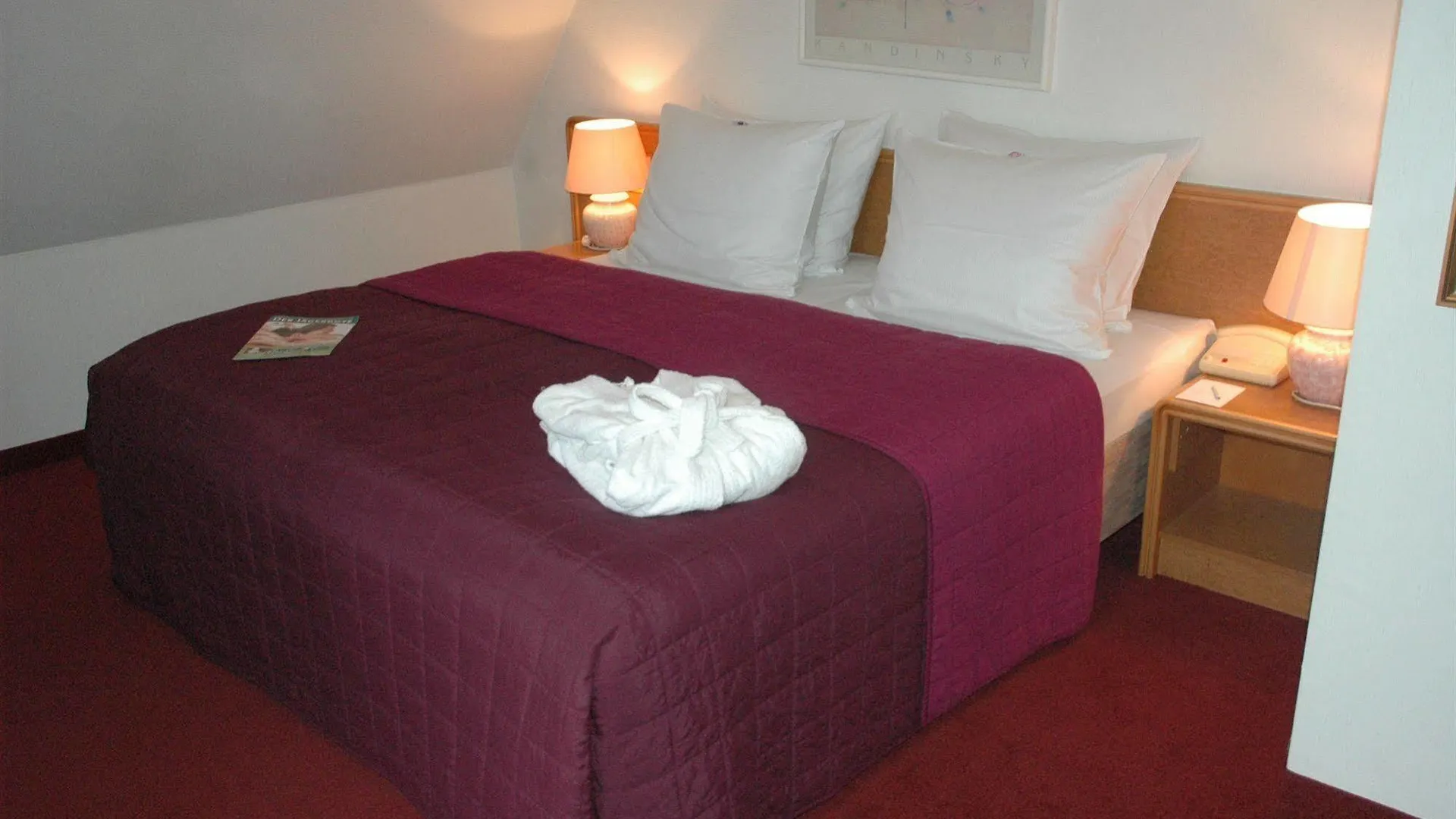 ****  Hk Hotel Duesseldorf City Almanya