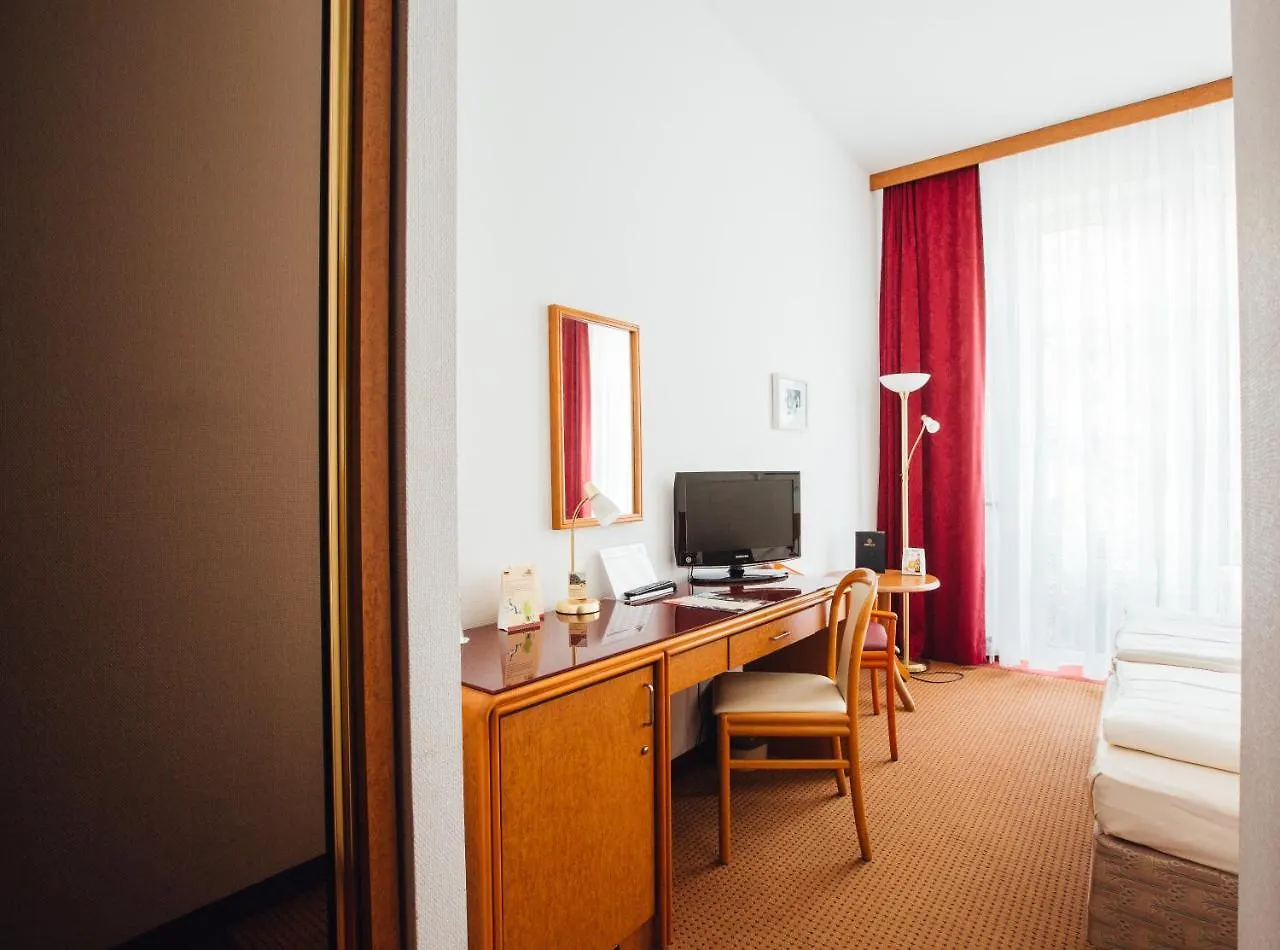 Hk Hotel Duesseldorf City 4*, Dusseldorf
